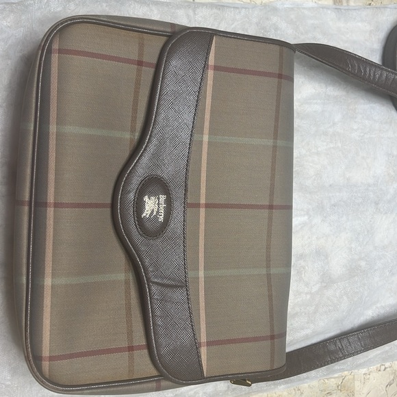Vintage Burberry Classic Shoulder Bag - Picture 6 of 10